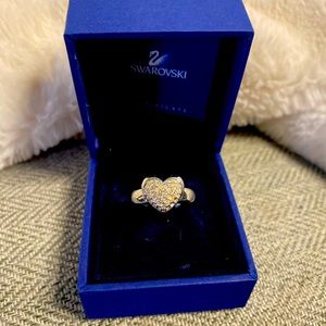 Swarovski crystal Heart Ring. Previously owned sz 7.
